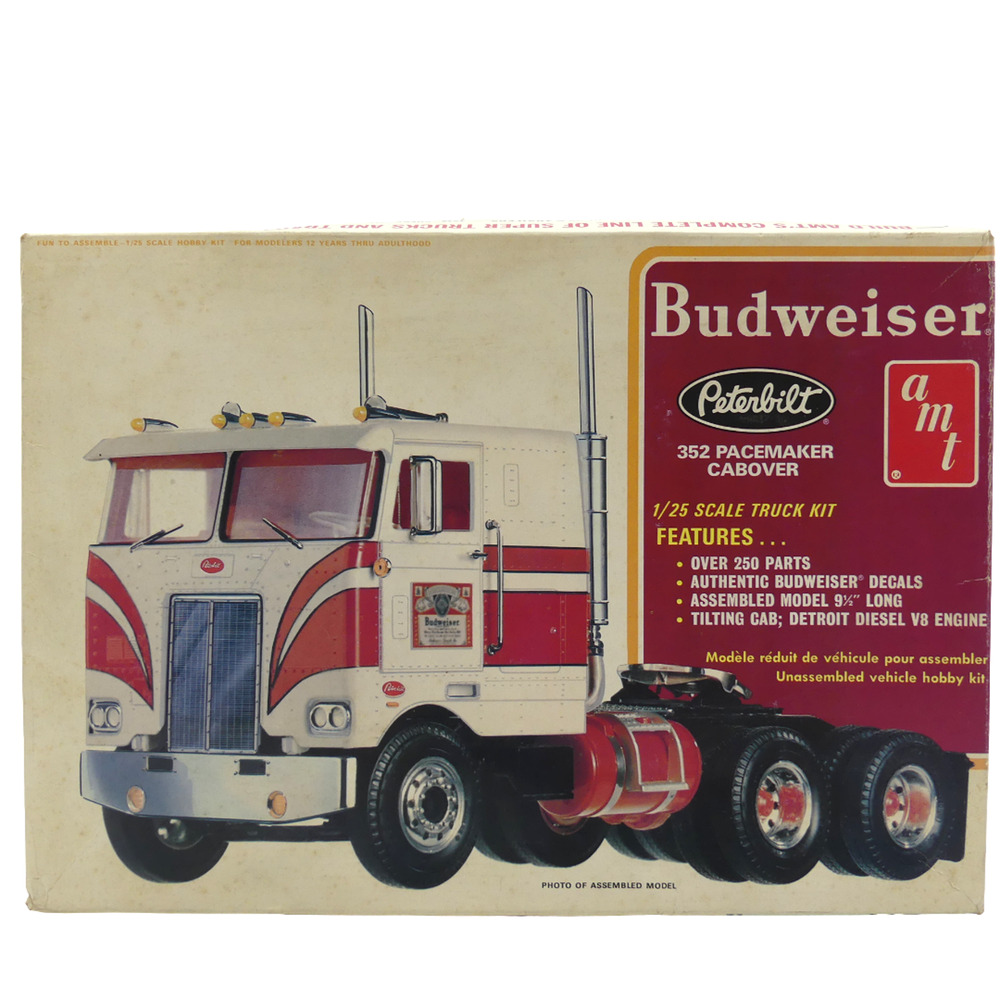 AMT Peterbilt Budweiser 352 Pacemaker Cabover 1/25 Scale Truck Model Kit